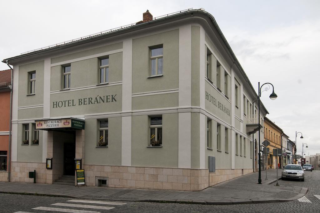 Hotel Beranek Блатна Экстерьер фото