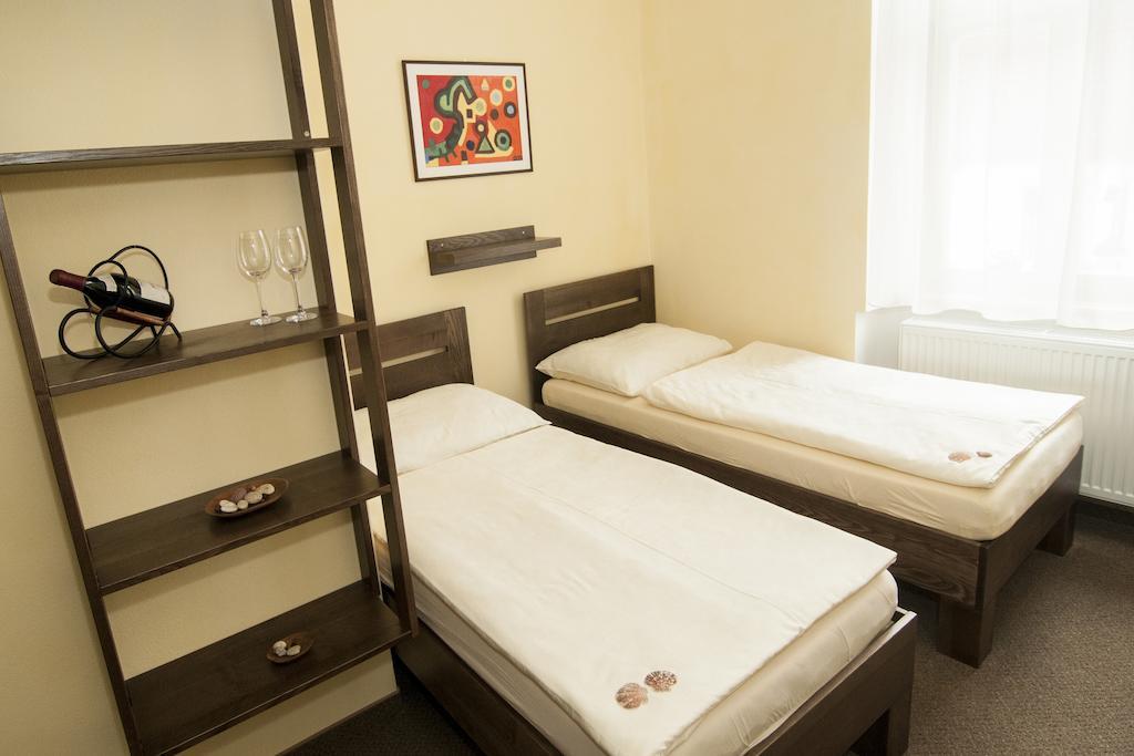 Hotel Beranek Блатна Экстерьер фото