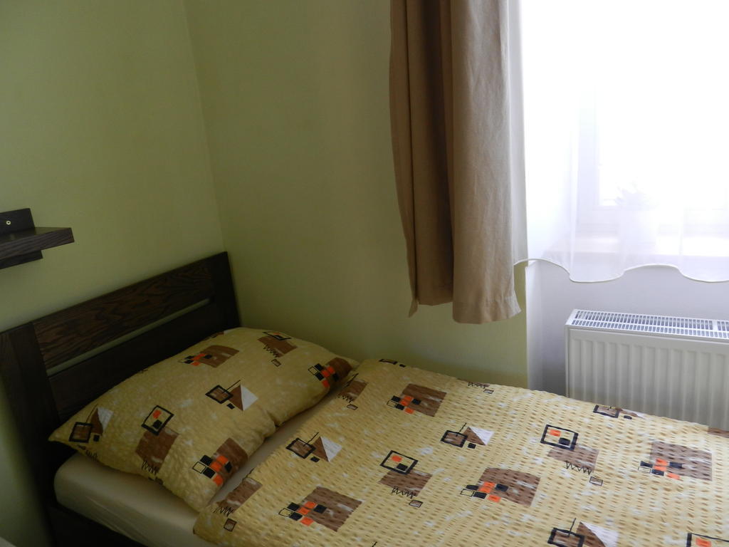 Hotel Beranek Блатна Экстерьер фото